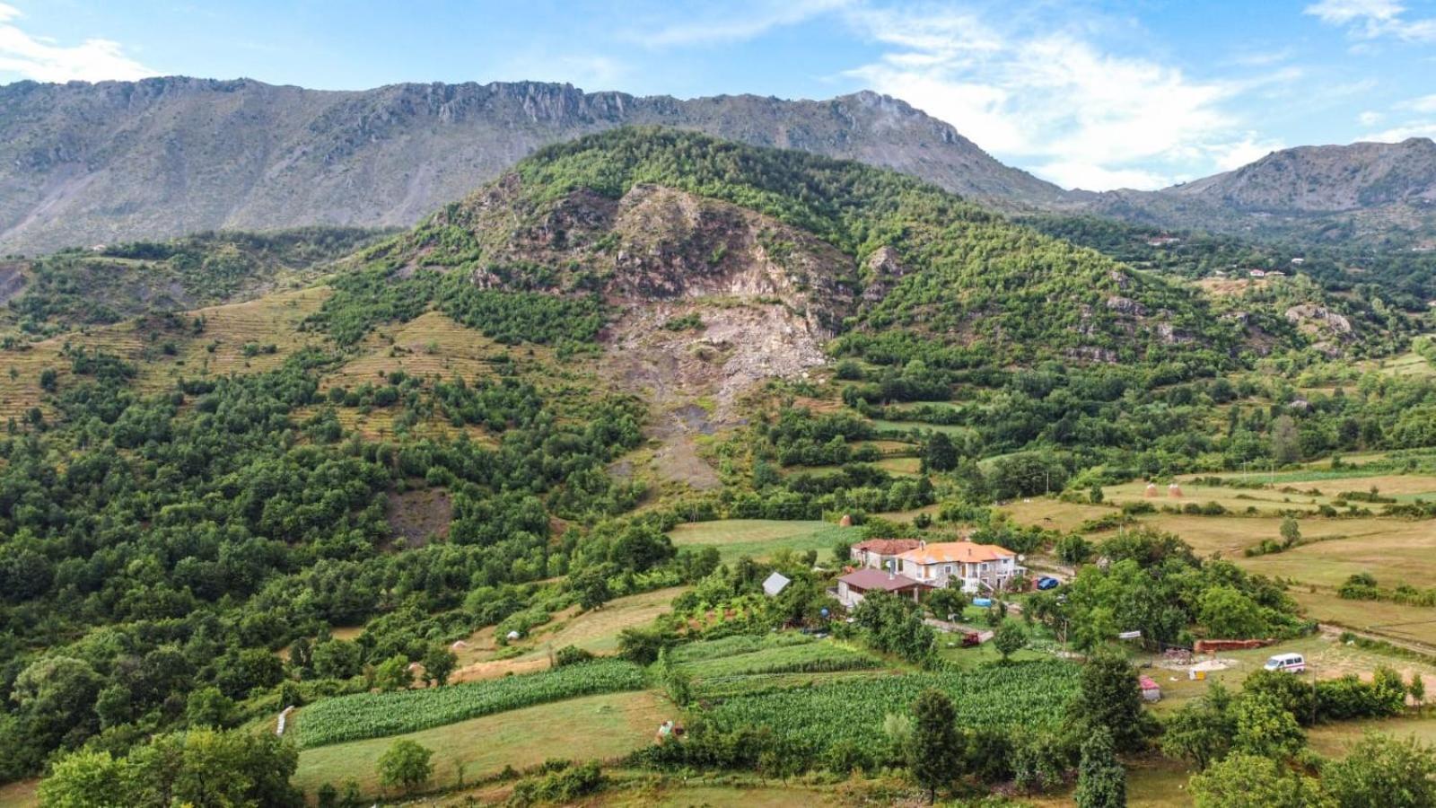 Vila Disha Tirana Esterno foto