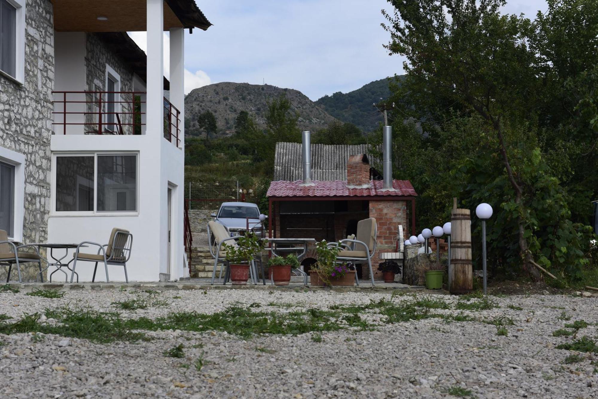 Vila Disha Tirana Camera foto